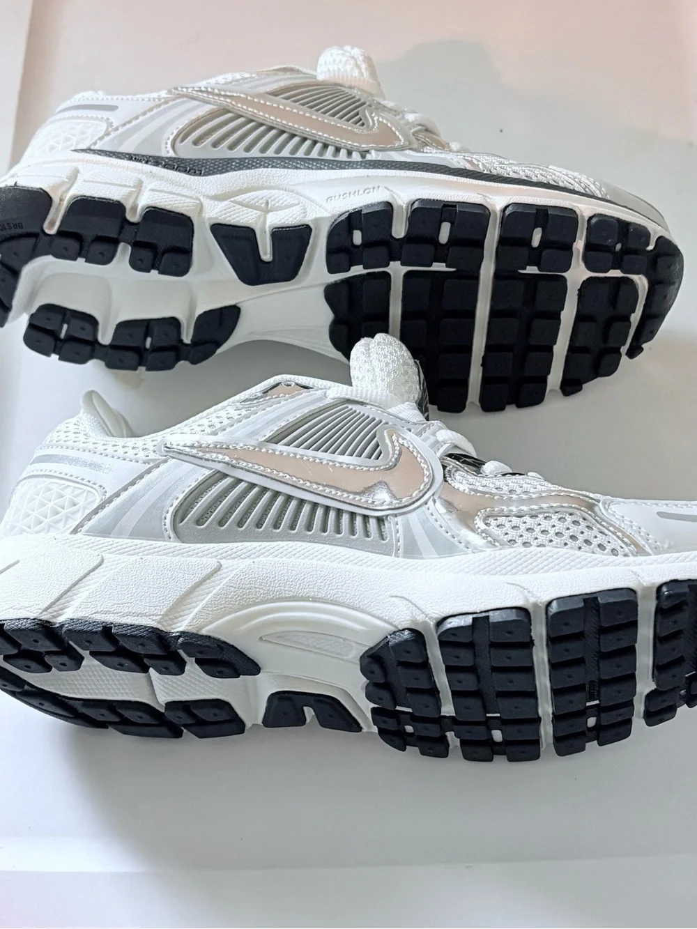 Nike Women’s Vomero 5 White and Silver Athletic Sneakers - Picture 2 of 4